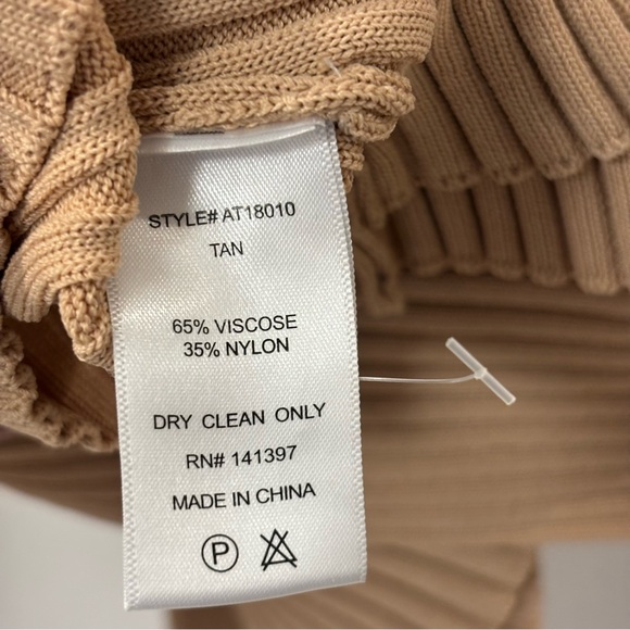 ASTR The Label Tan Ribbed Top Bodycon Faux Twinset Neutral size M - Picture 8 of 10